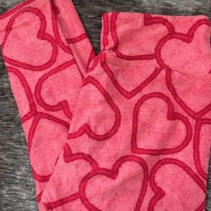 LuLaRoe Valentine Pink & Red Heart Leggings Size OS. Excellent Condition.